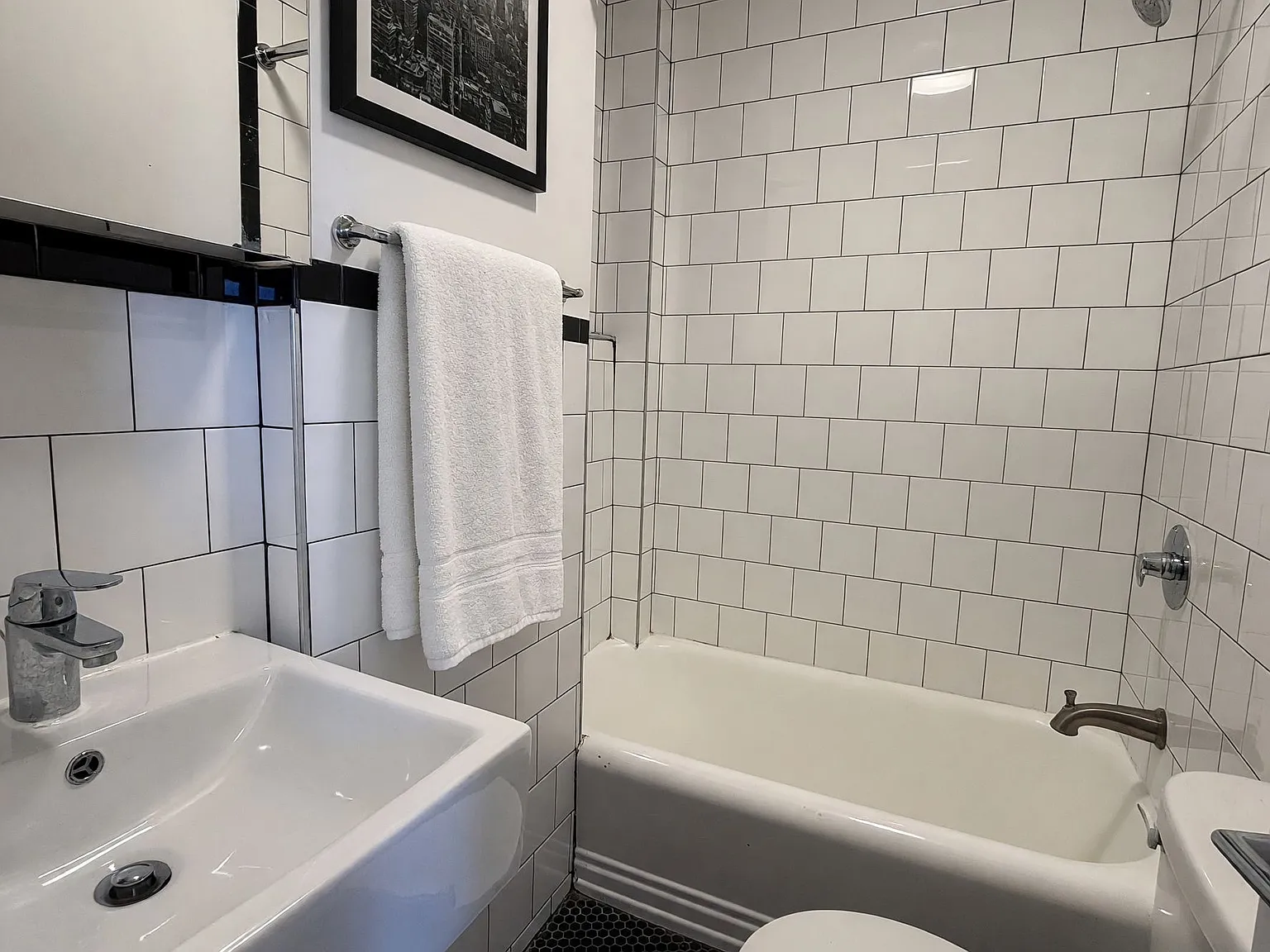 57 West 10th Street — Photo 4