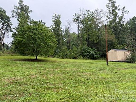 3rd image of 2314 Colonial Acres Rd