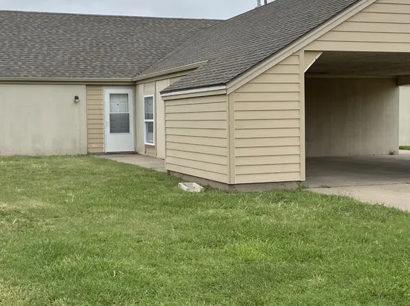 5937 Eisenhower Ct APT A, Great Bend, KS 67530