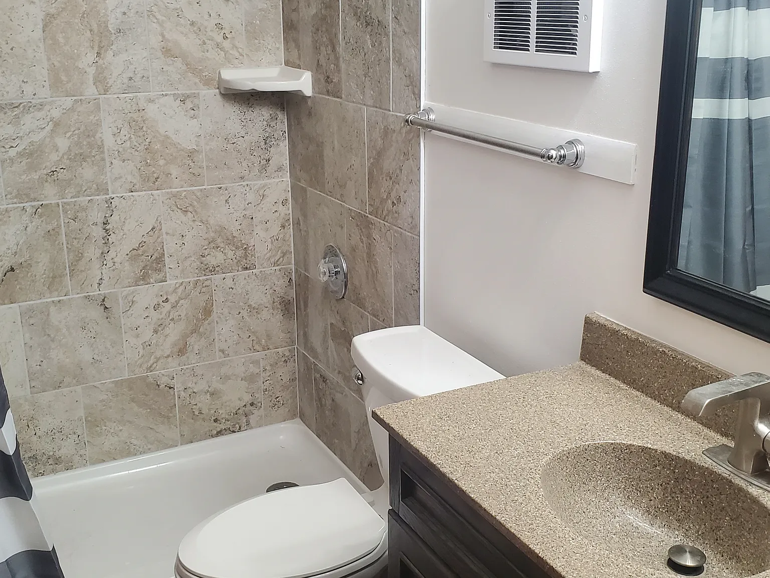 2 bed, 900 sqft, $1,265 — Photo 2