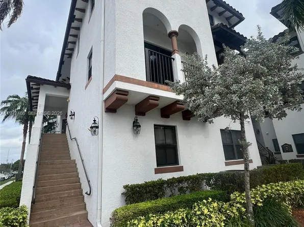 10630 NW 88th St APT 201, Doral, FL 33178