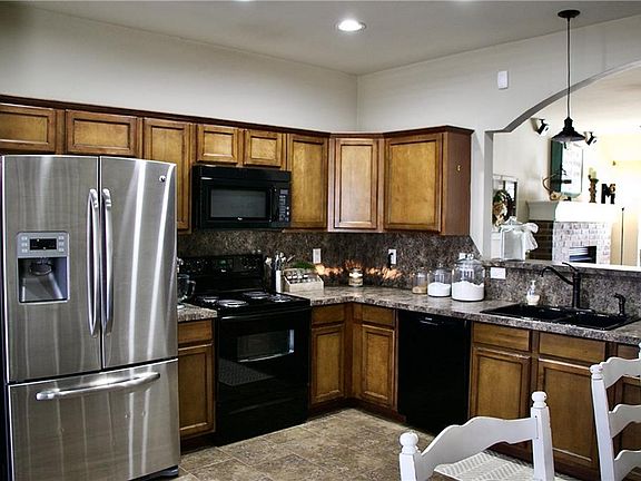 3rd image of 13632 Bradbury Ln