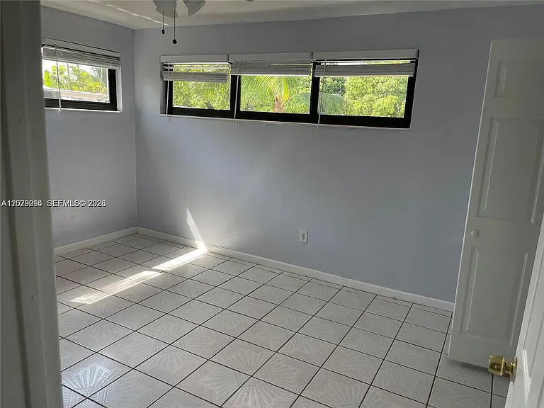 1220 NE 116th St #1222 — Photo 10