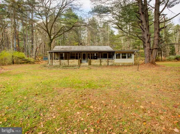 8 Camp Lion Rd, Gardners, PA 17324