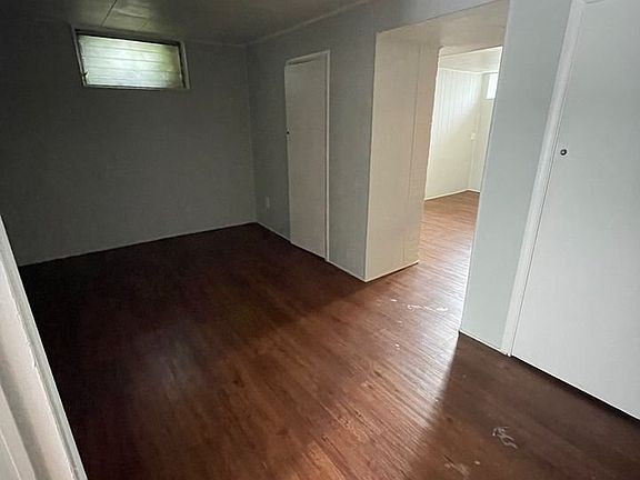 4th image of 300 Berry Ave #7