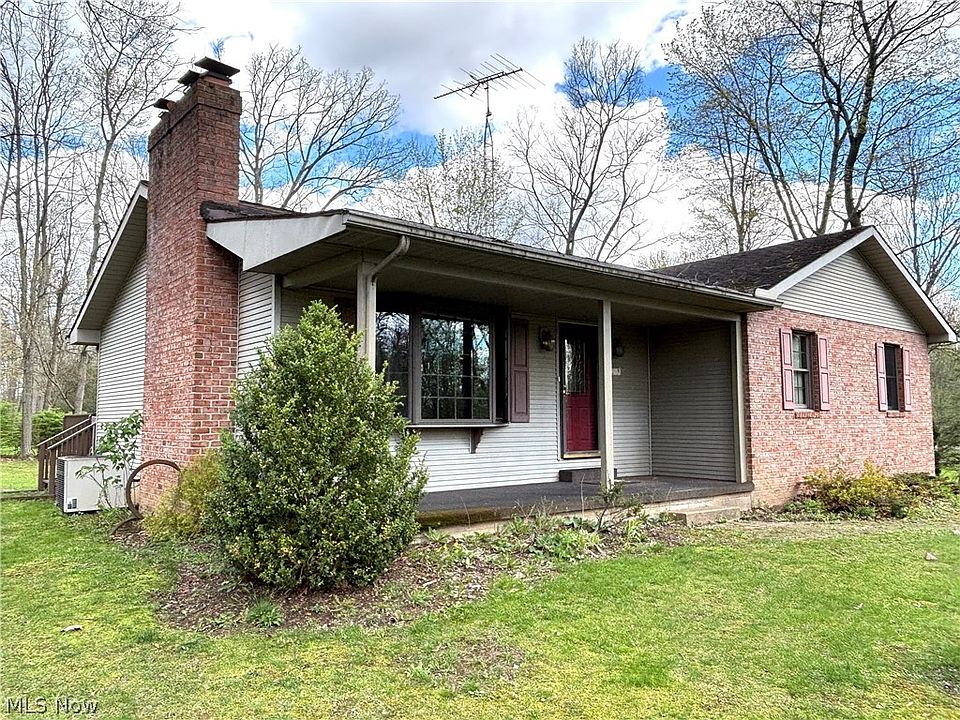 1st image of 42900 Woodvale Ln