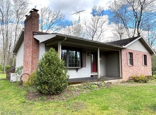 42900 Woodvale Ln, Columbiana, OH 44408