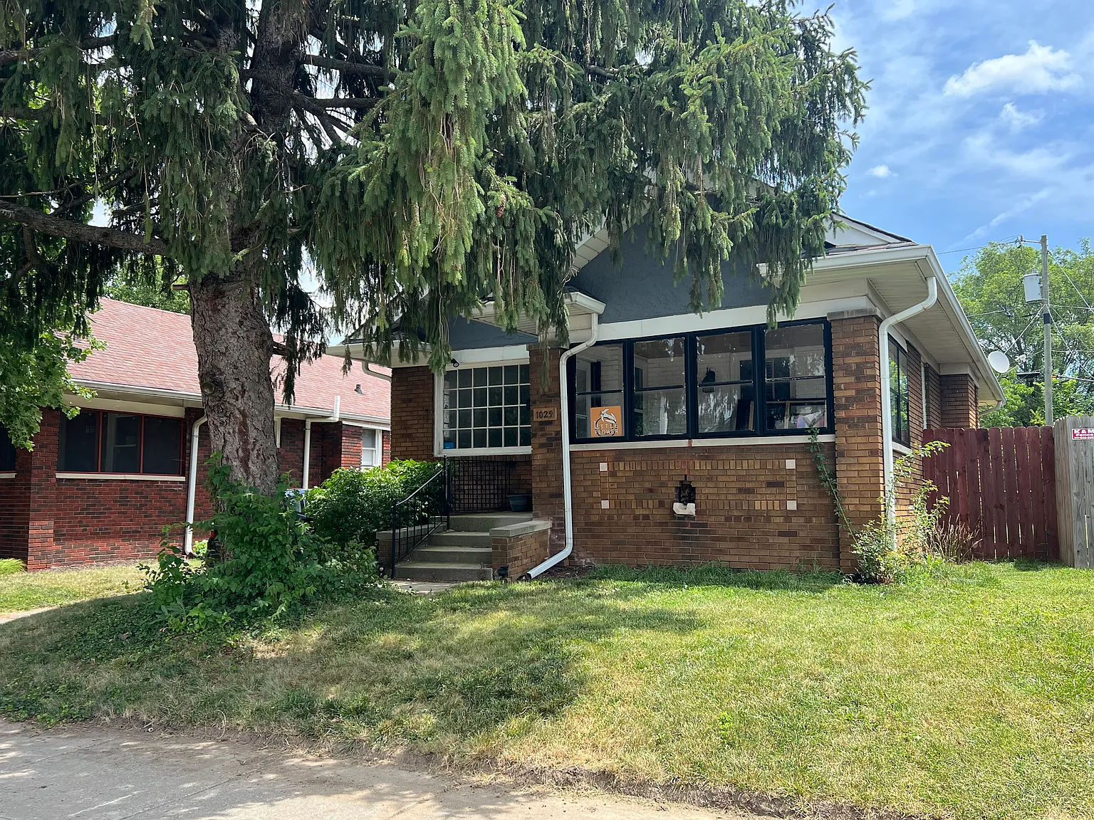 1025 Shannon Ave photo 1