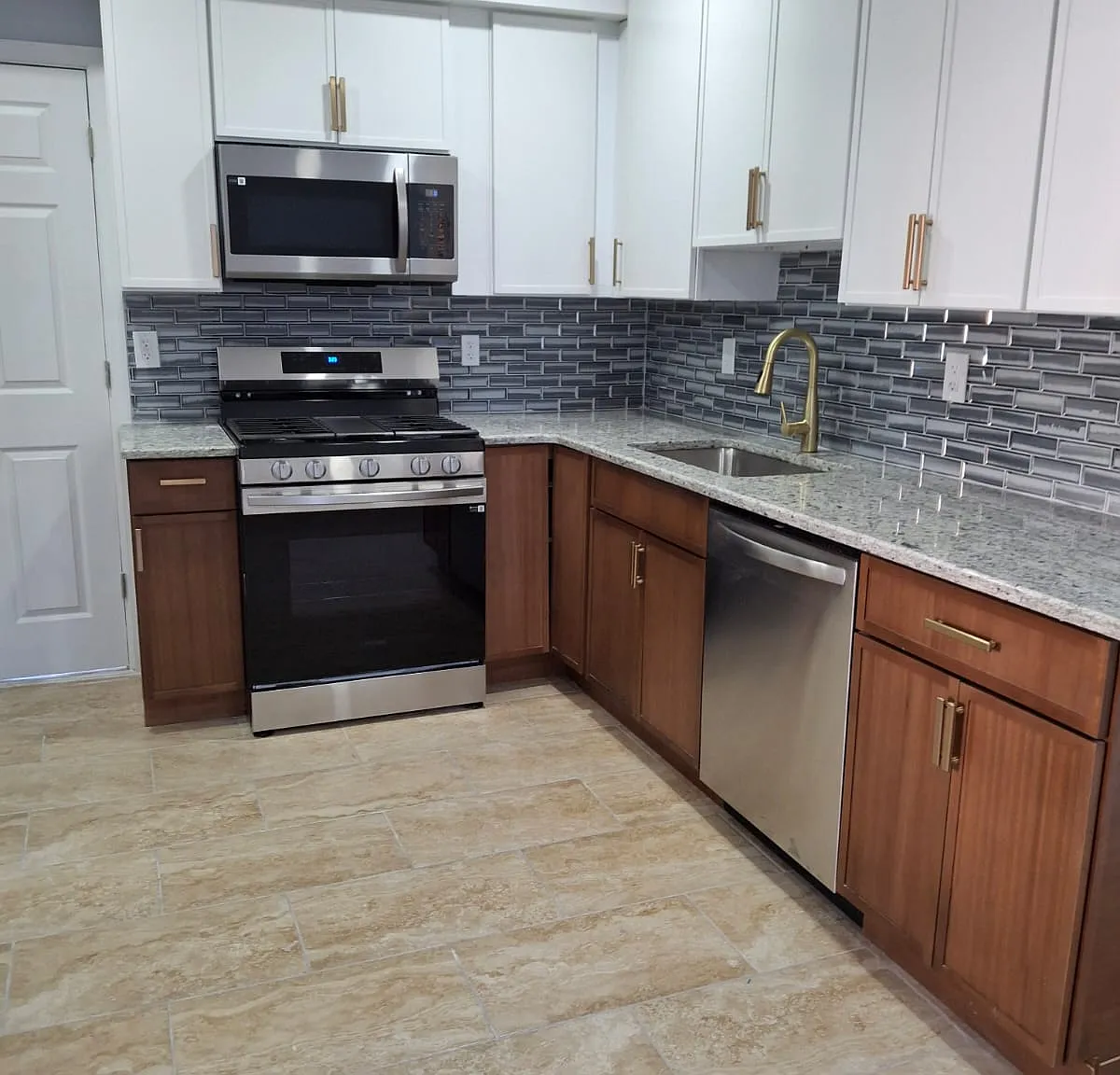4 bed, 1600 sqft, $3,950 — Photo 1