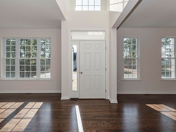3rd image of 901 Englemere Blvd