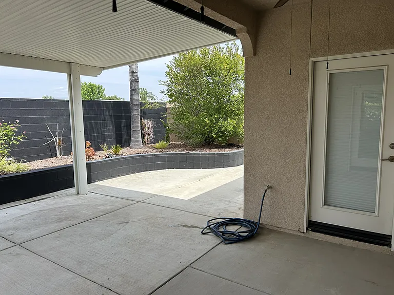 26112 Palm Breeze Ln — Photo 34