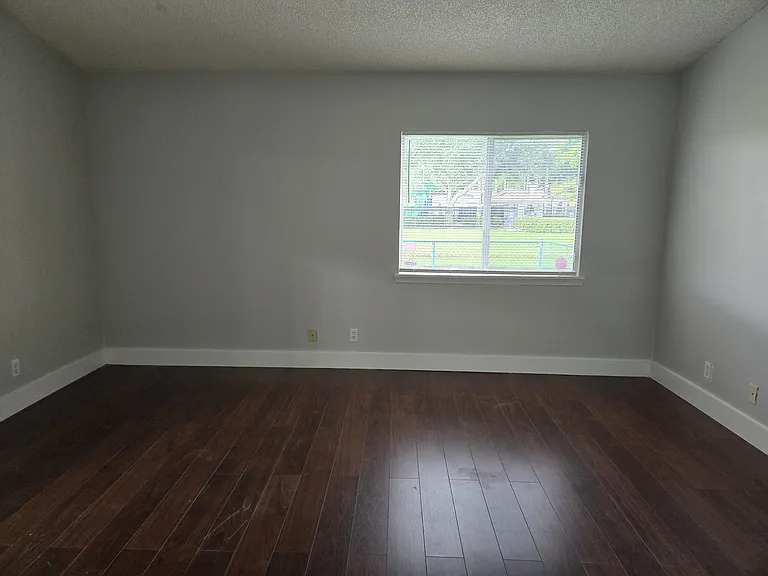 1861 SW 116th Way — Photo 8