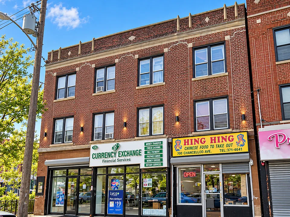 698 Chancellor Ave #101