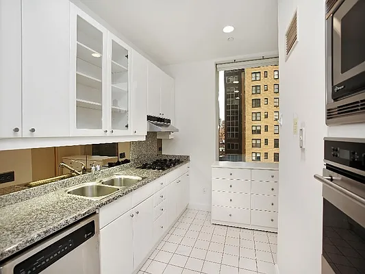 Rented by Sotheby's International Realty | media 6