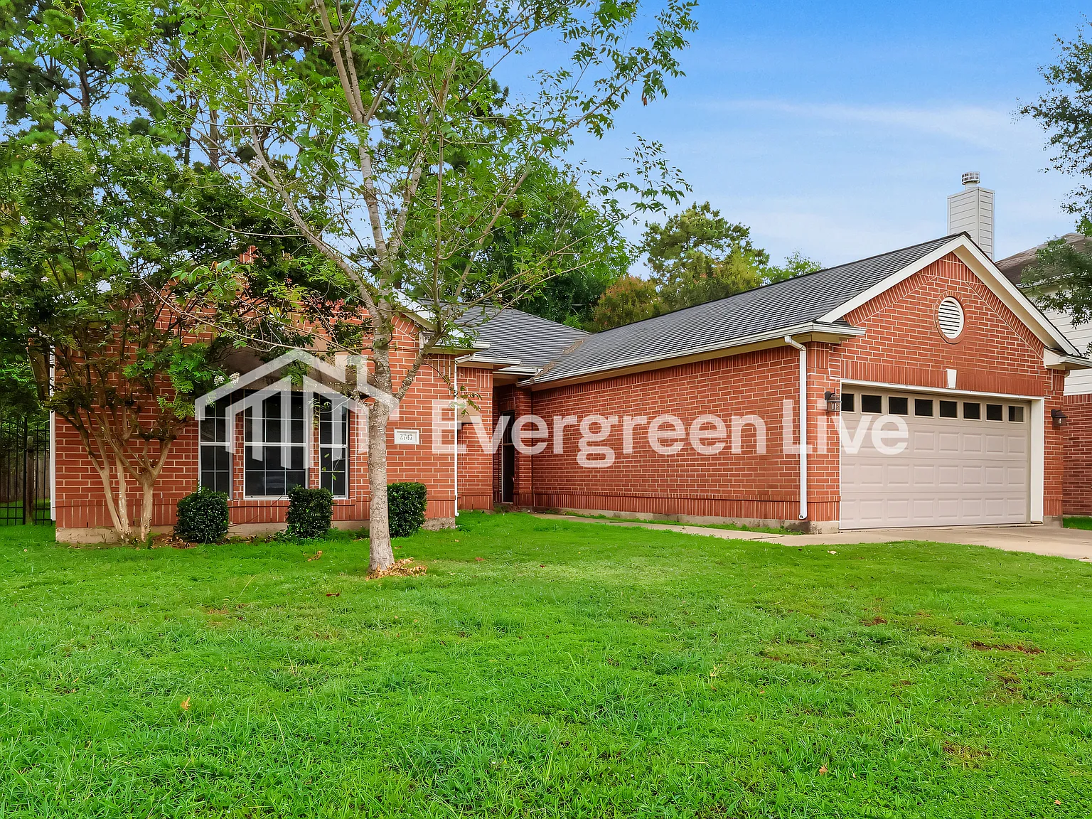 3 bed, 2.0 bath, 1713 sqft, $1,795 — Photo 2