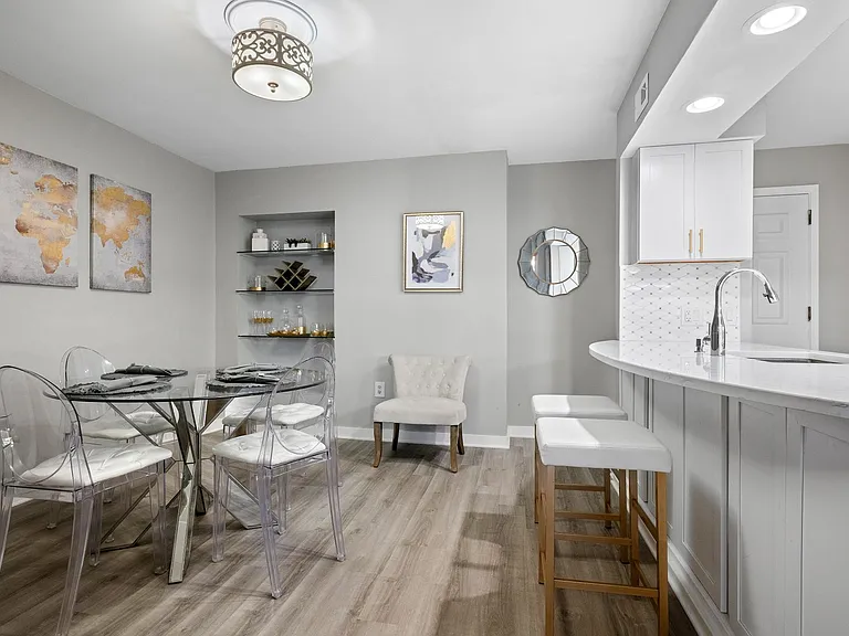 55 Ashley Ave #6 — Photo 12