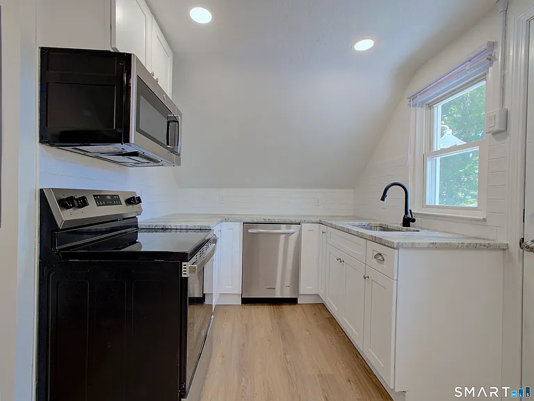16 Benham Rd #D — Photo 9