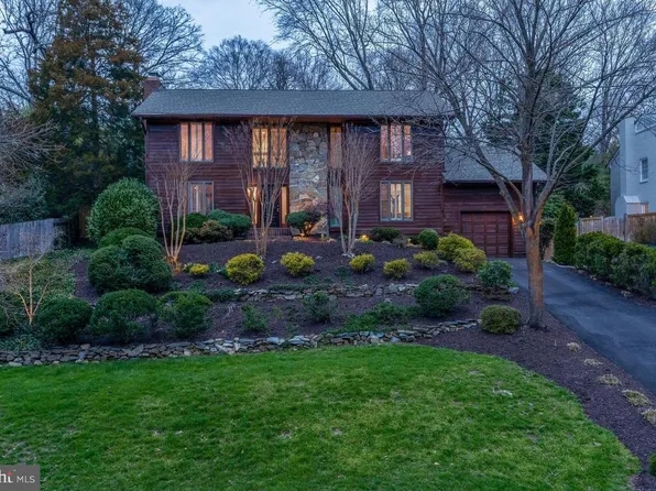 1716 Hollinwood Dr, Alexandria, VA 22307