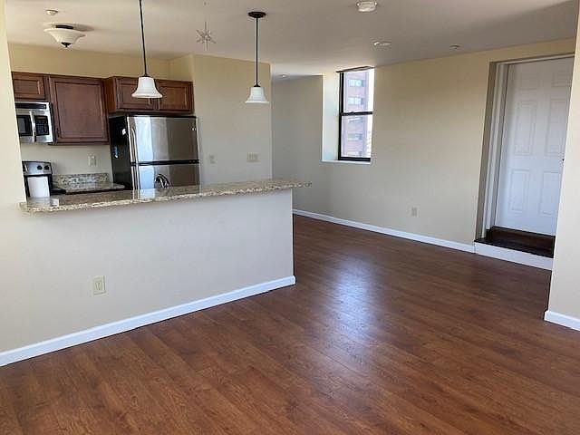 2nd image of 528 N New St APT 19