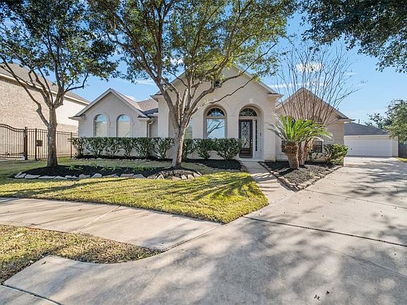 2nd image of 11302 Wooded Creek Ln