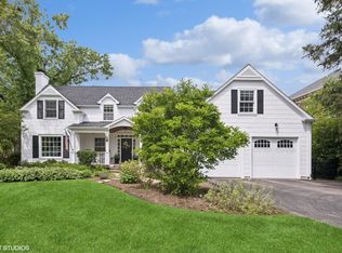 90 Sunset Ave, Glen Ellyn, IL 60137