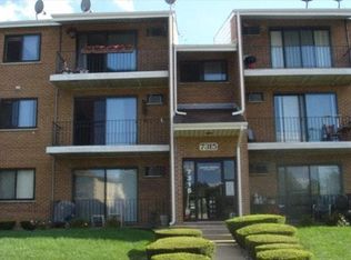 7315 W 157th St APT 1C, Orland Park, IL 60462