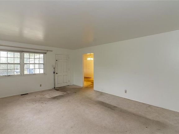 5th image of 3162 N Huber St
