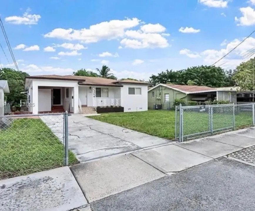 1221 NW 34th Ave