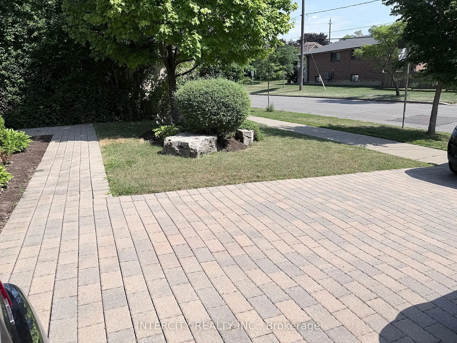 2 bed, $1,800 — Photo 2