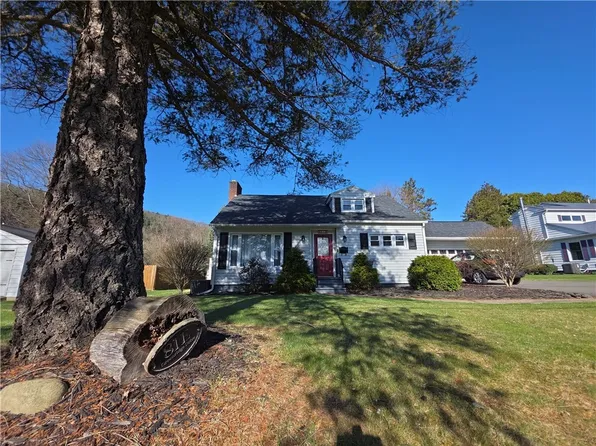 81 Greenridge Dr E, Elmira, NY 14905