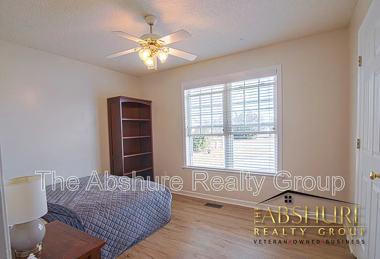 7604 Lilly Pond Ln — Photo 9