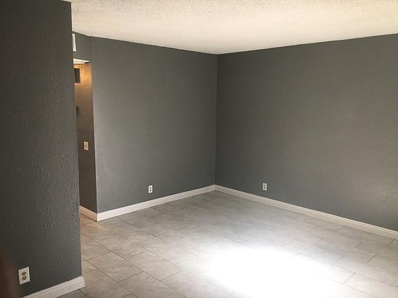 2nd image of 600 E 5th St APT 9