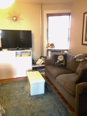 Rented by Halvatzis Realty | media 11