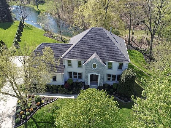 2nd image of 3259 Foxcroft Dr
