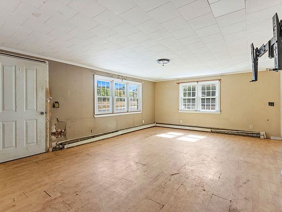 3rd image of 520 Harrison Road