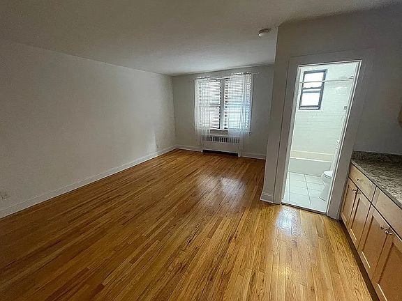 3rd image of 75-05 113th St #5L