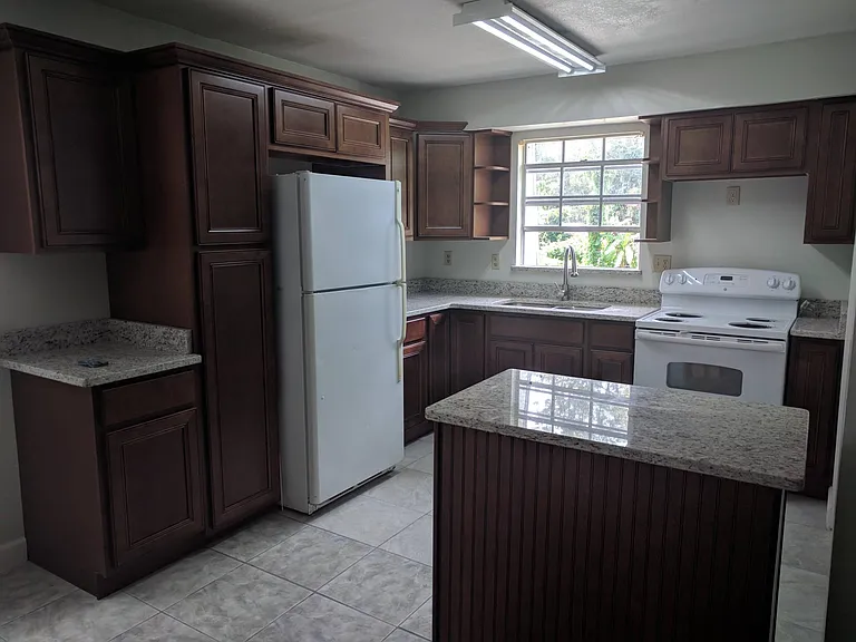 1306 E Muriel St #UPSTAIRS — Photo 4