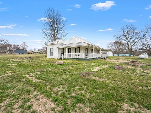 2nd image of 448 Elora Rd