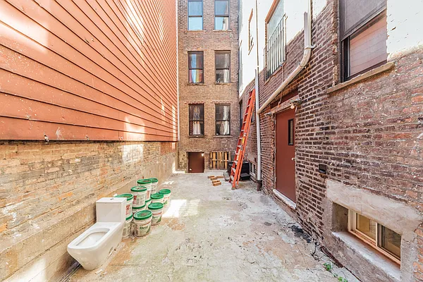 Rented by Nooklyn NYC LLC | media 64