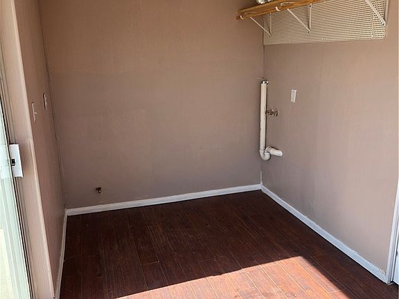5th image of 21338 Wren St
