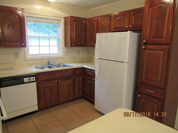 5th image of 121 Partridge Ln