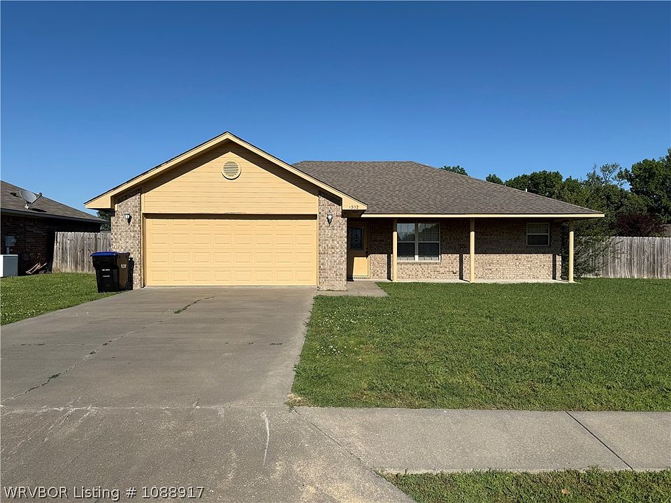 1st image of 1302 Riley Cir