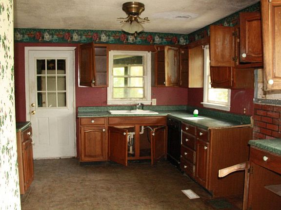5th image of 104 Tolliver Ln