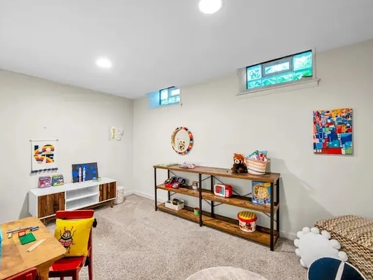 602 Midland Blvd — Photo 19