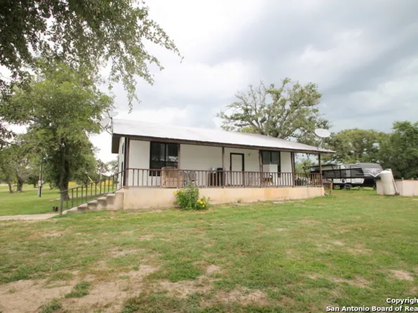 13375 FM 1117, Nixon, TX 78140