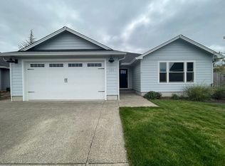 425 Brady Ln, Roseburg, OR 97471