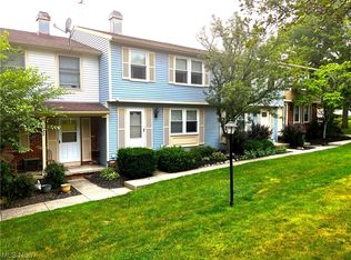 29 Quaker Ridge Dr, Akron, OH 44313