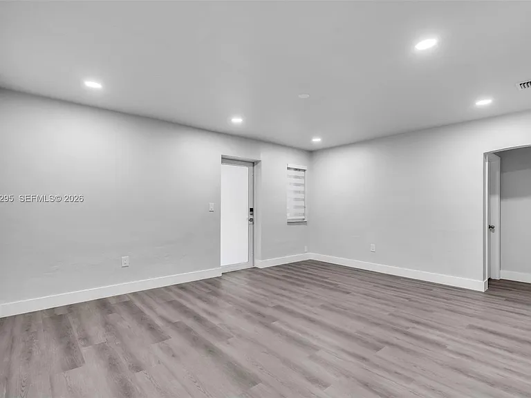 648 South Dr — Photo 4