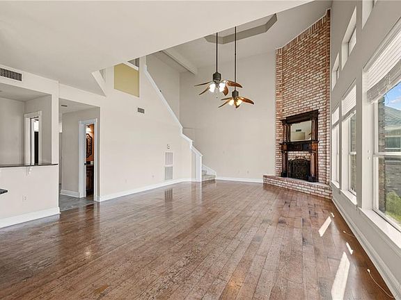 2nd image of 305 Charles Ct
