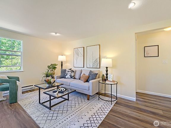 3rd image of 6322 18th Avenue SW
